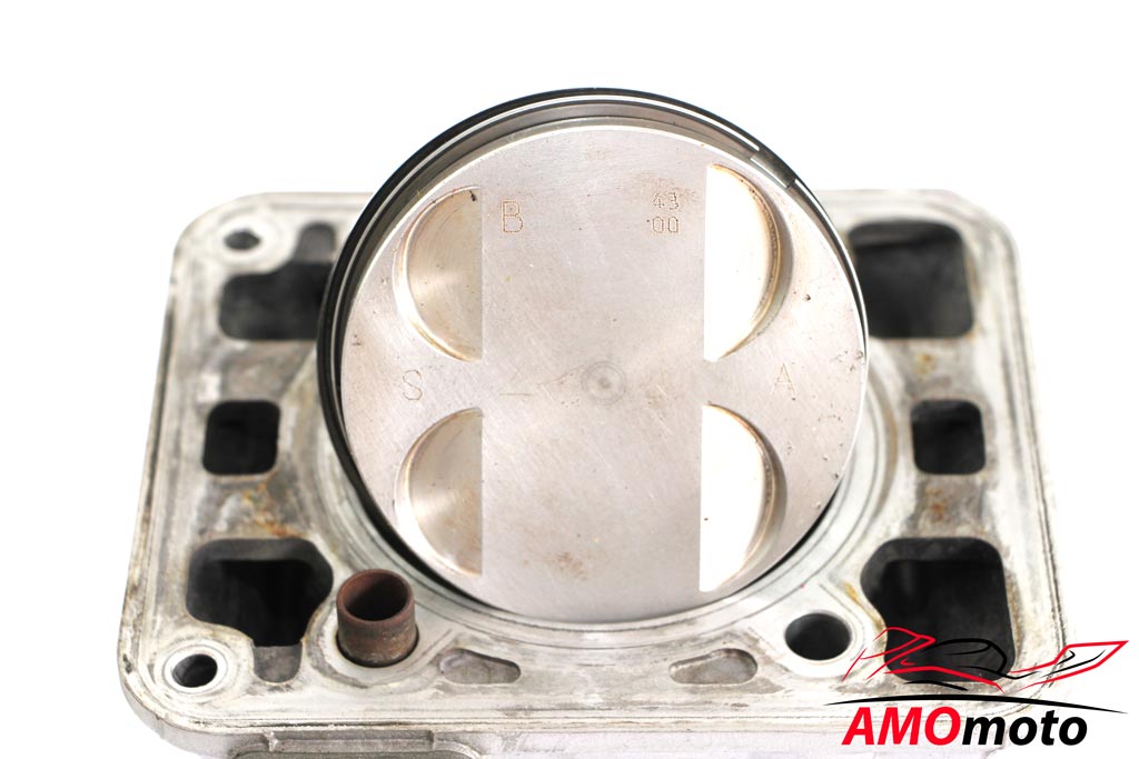 Ducati 748 Desmoquattro Cylinder with Piston Class B 