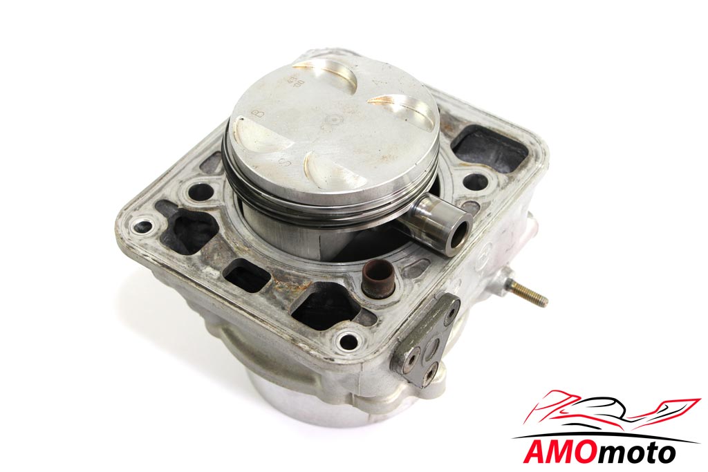 Ducati 748 Desmoquattro Cylinder with Piston Class B 