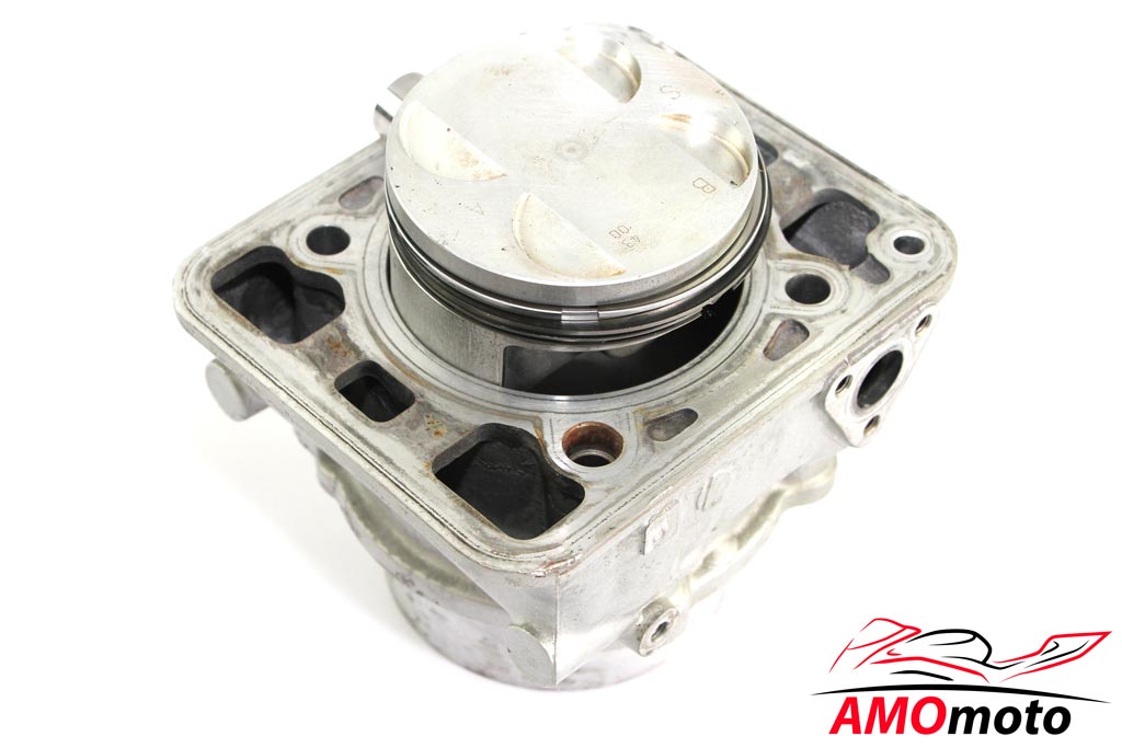Ducati 748 Desmoquattro Cylinder with Piston Class B 